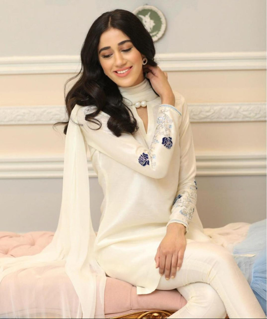 White & Blush Kurta Set With 4 Layers Ruffled Dupatta