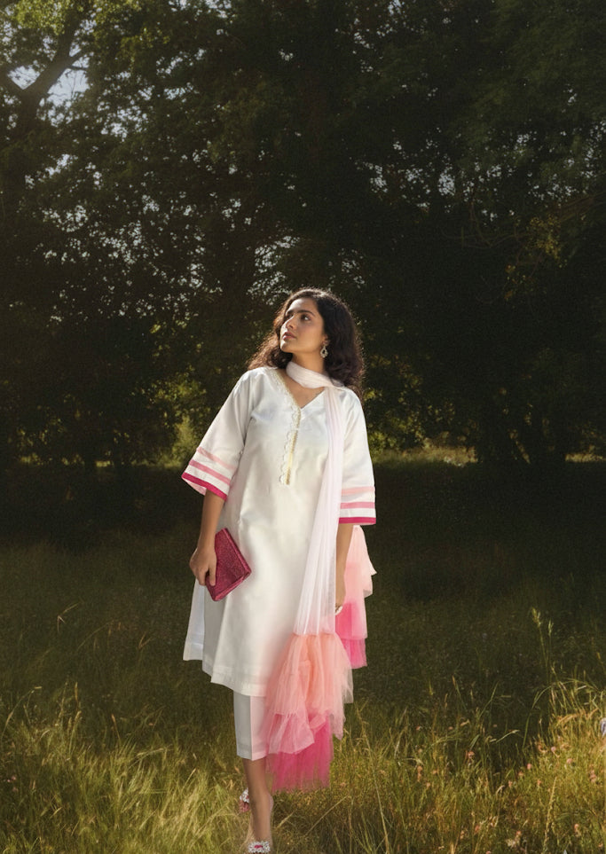 White & Blush Kurta Set With 4 Layers Ruffled Dupatta