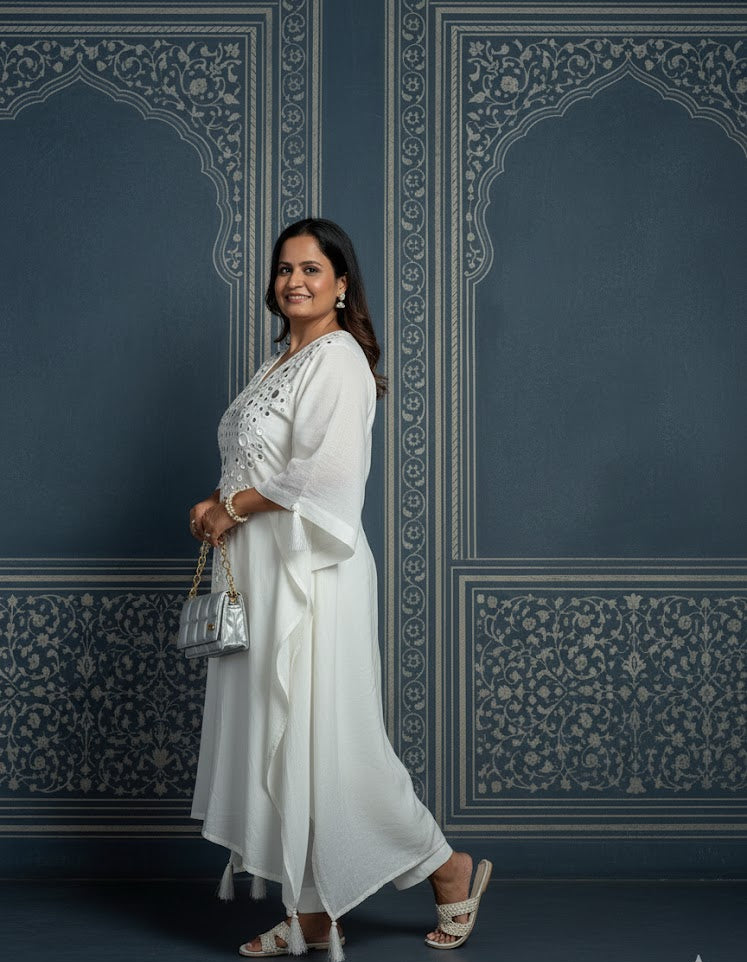 Hans White Kaaftan With Beautiful Mirror Detailing